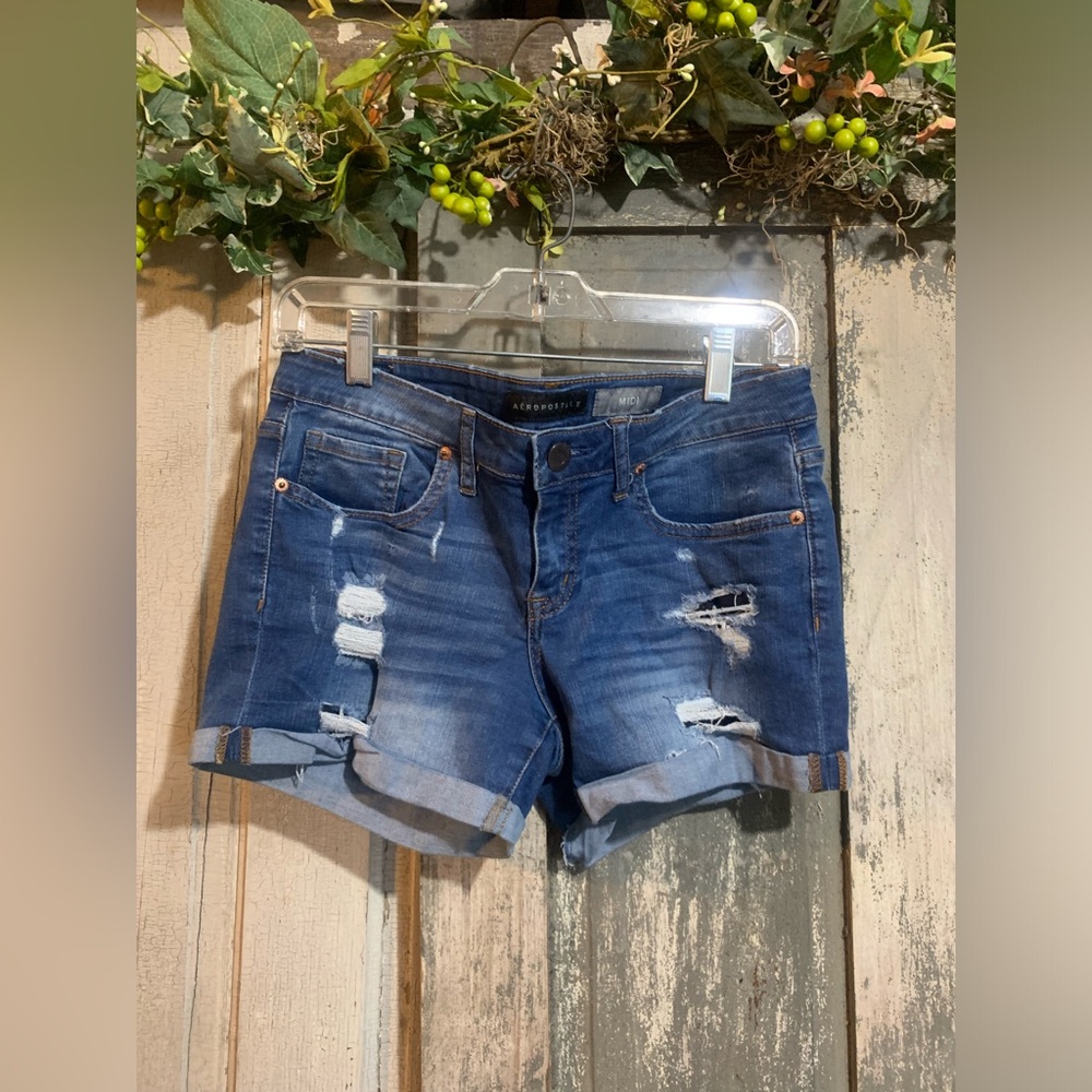 Aeropostale Destructed Denim MIDI shorts size 6